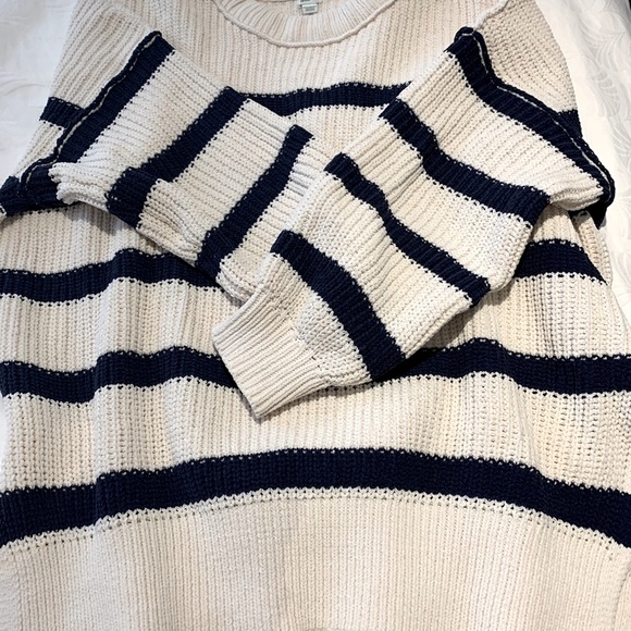 Aerie chenille oversized sweater🥰 - Picture 3 of 6